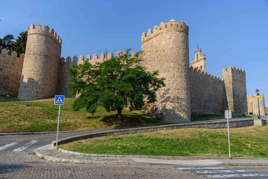 Ávila - muralla 1.jpg